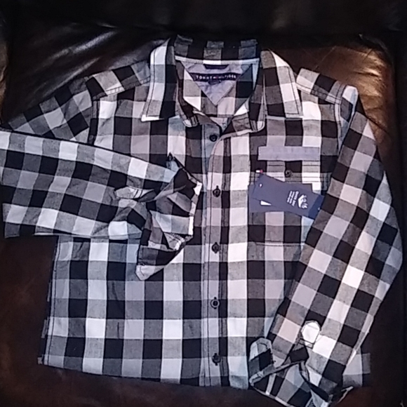 Tommy Hilfiger Long sleeve Button Down - Picture 2 of 5